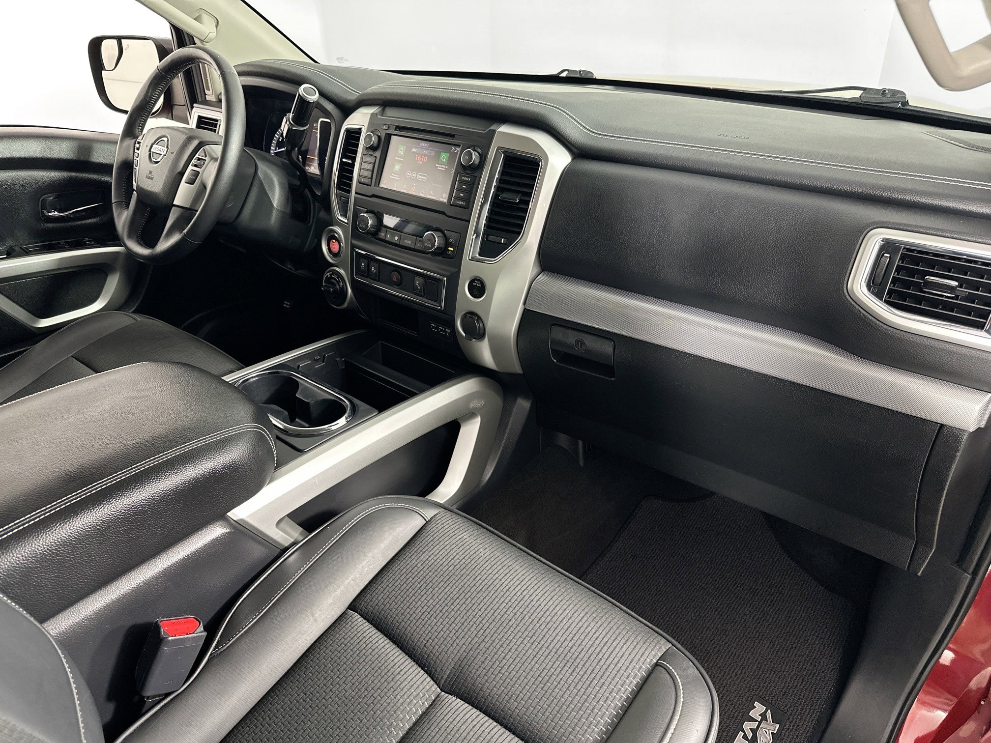 Used 2019 Nissan Titan PRO-4X image 26