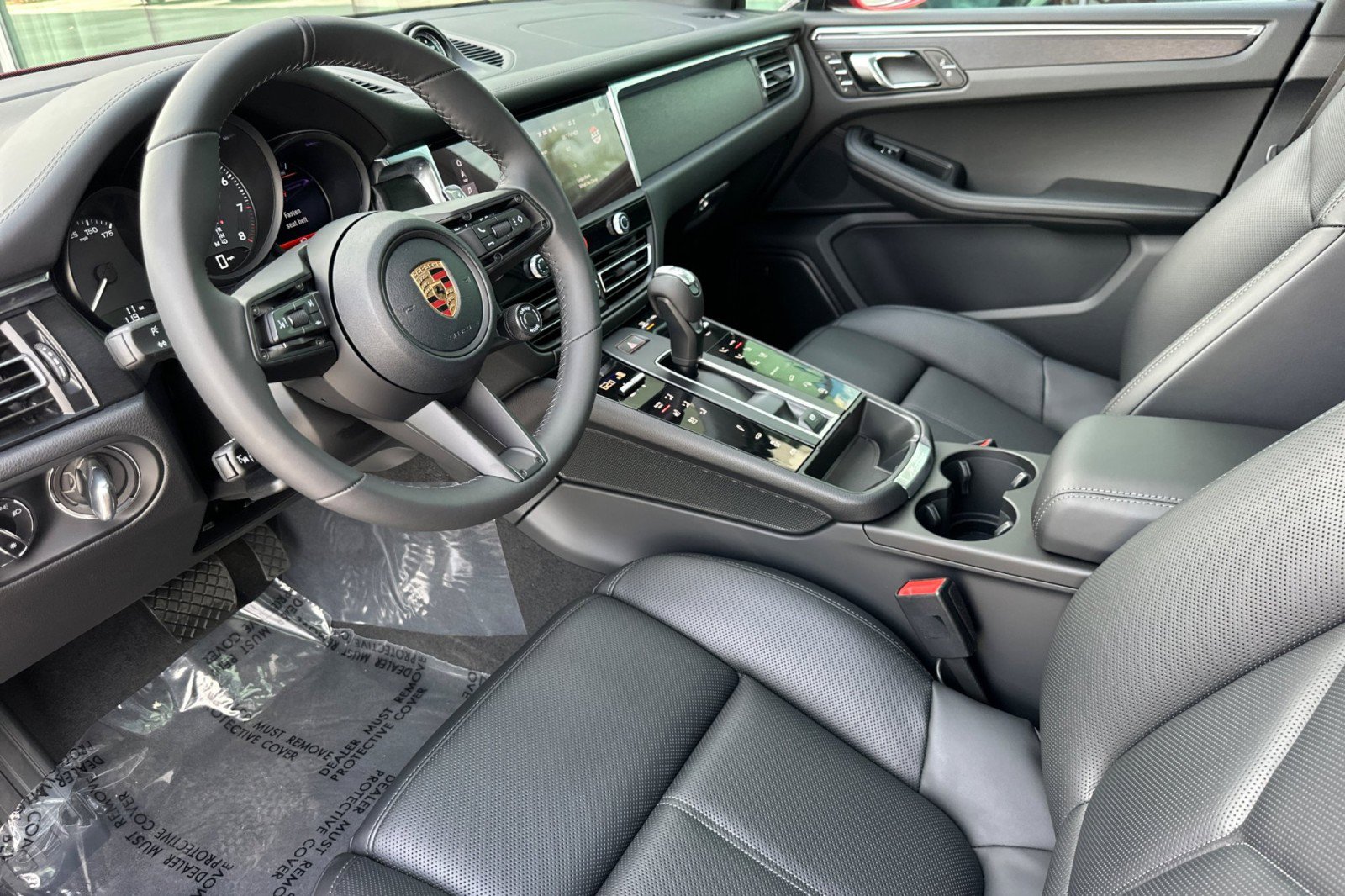 New 2026 Porsche Macan GTS image 4