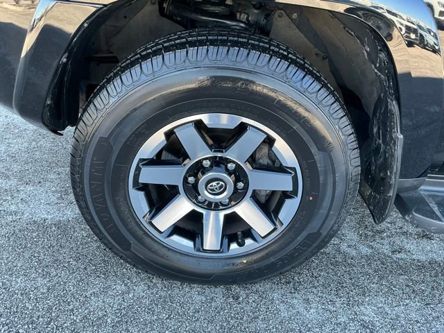 Used 2022 Toyota 4Runner TRD Off-Road image 9