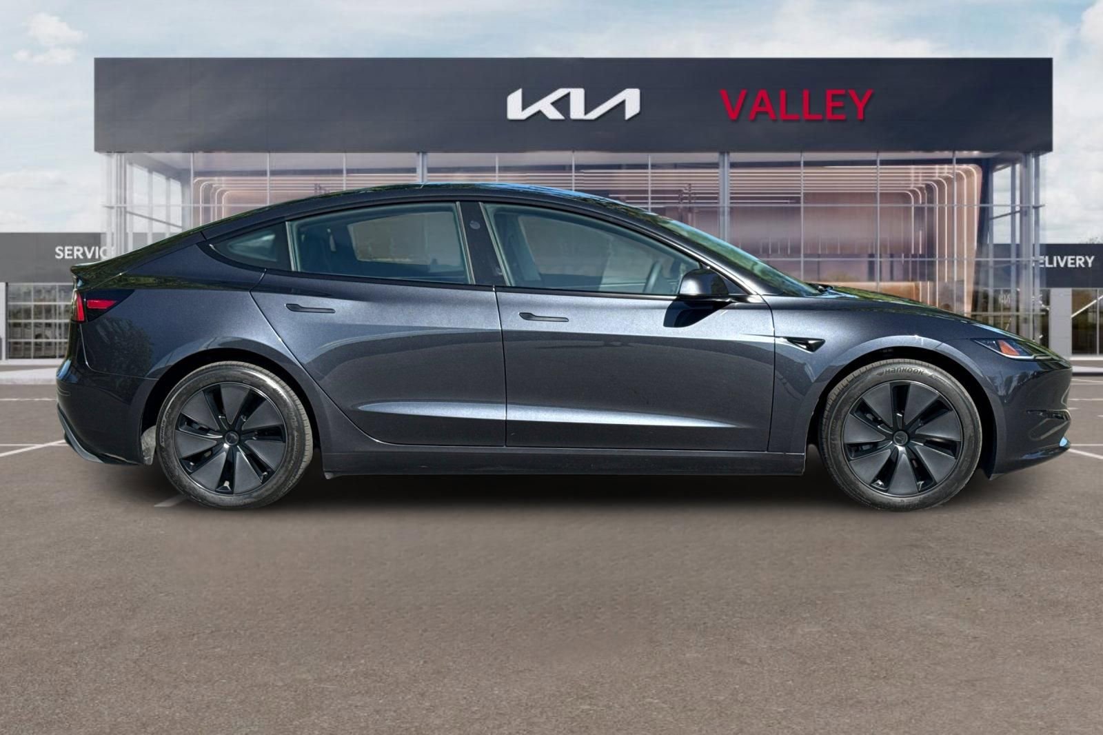 Used 2024 Tesla Model 3 Standard Range image 3