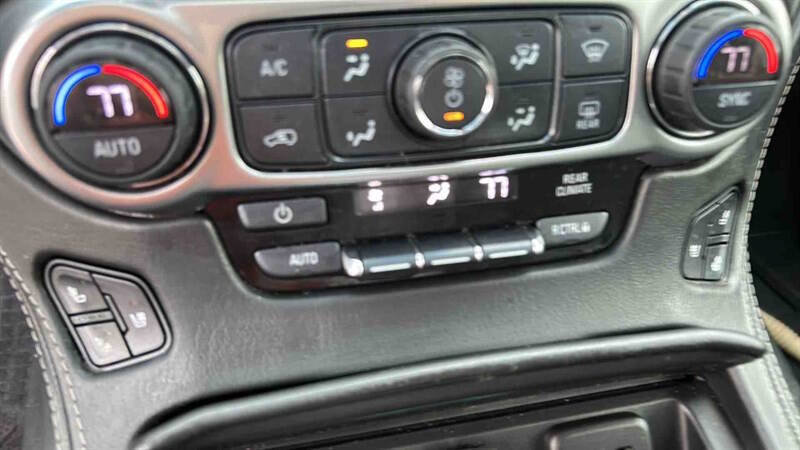 Used 2019 Chevrolet Suburban Premier AWD/4WD image 27