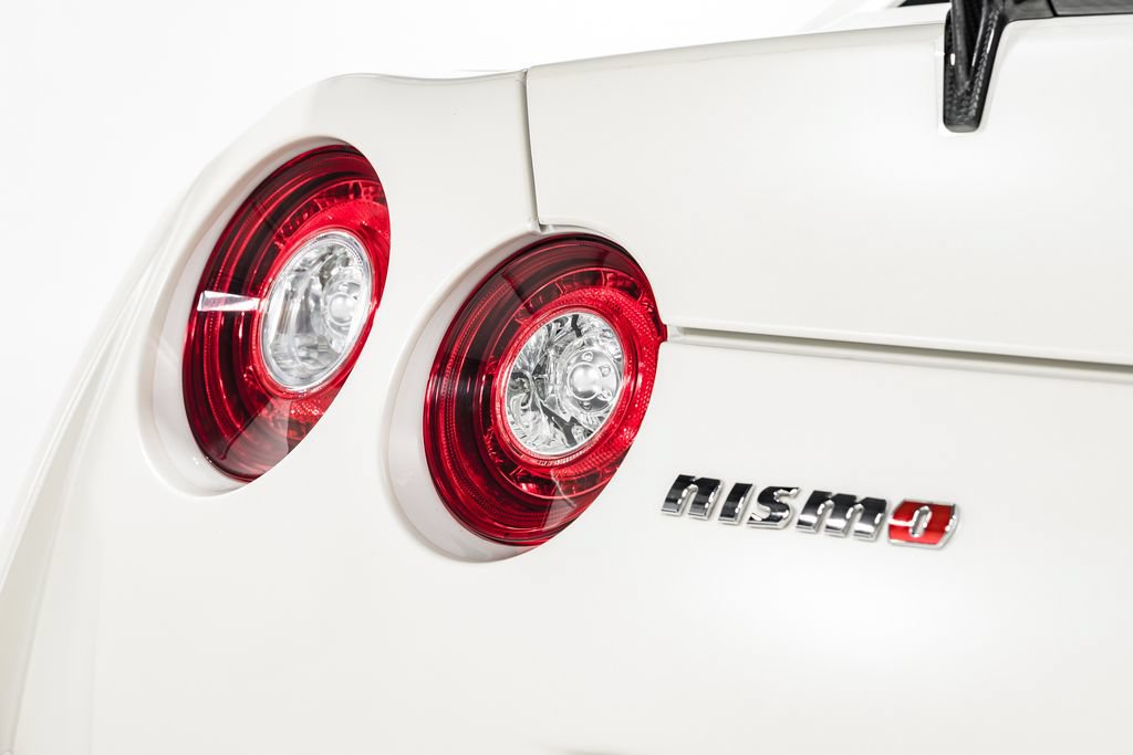 Used 2016 Nissan GT-R NISMO AWD/4WD image 47