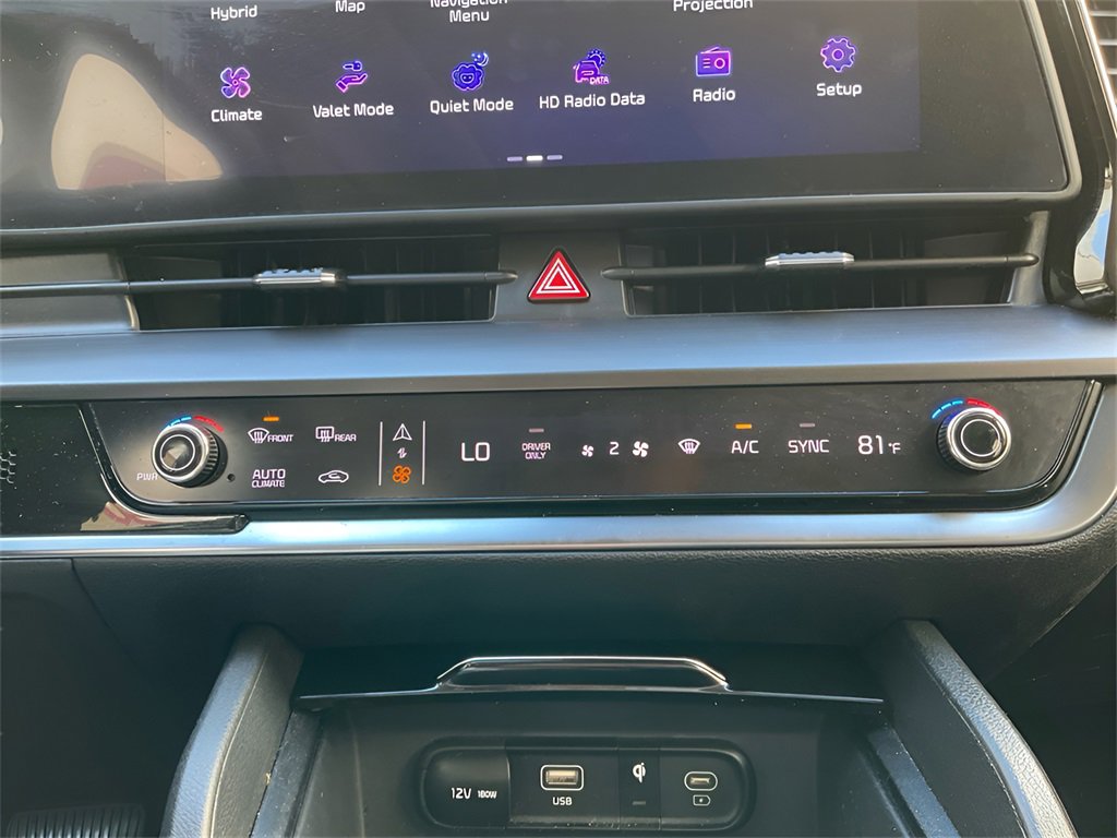 Used 2025 Kia Sportage EX w/ EX Premium Package image 24