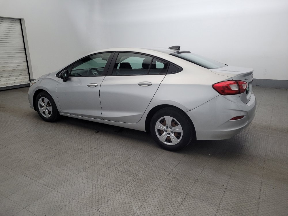 Used 2018 Chevrolet Cruze LS image 3