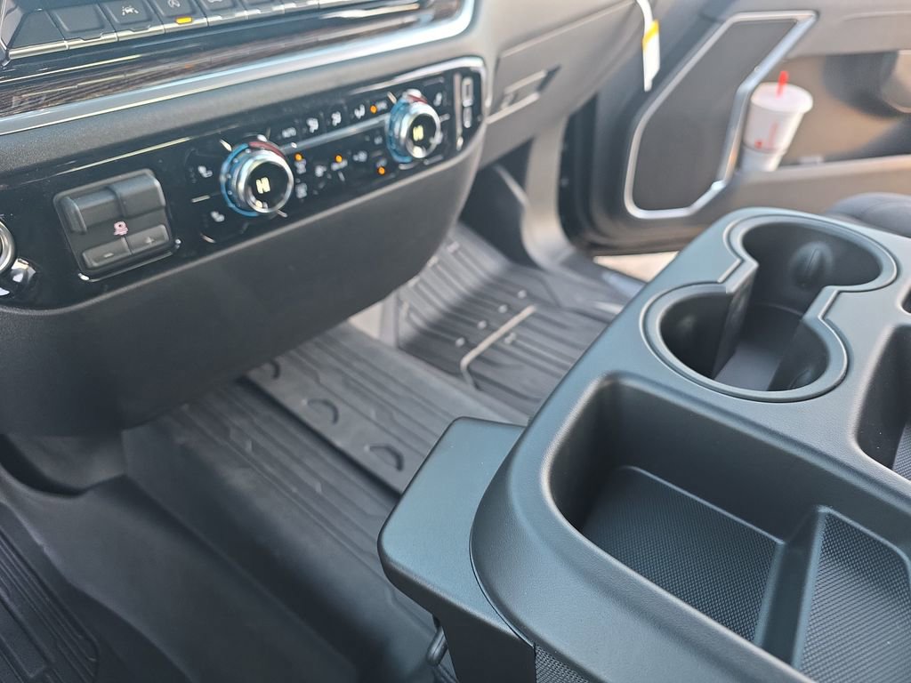 New 2026 GMC Sierra 1500 SLE image 24