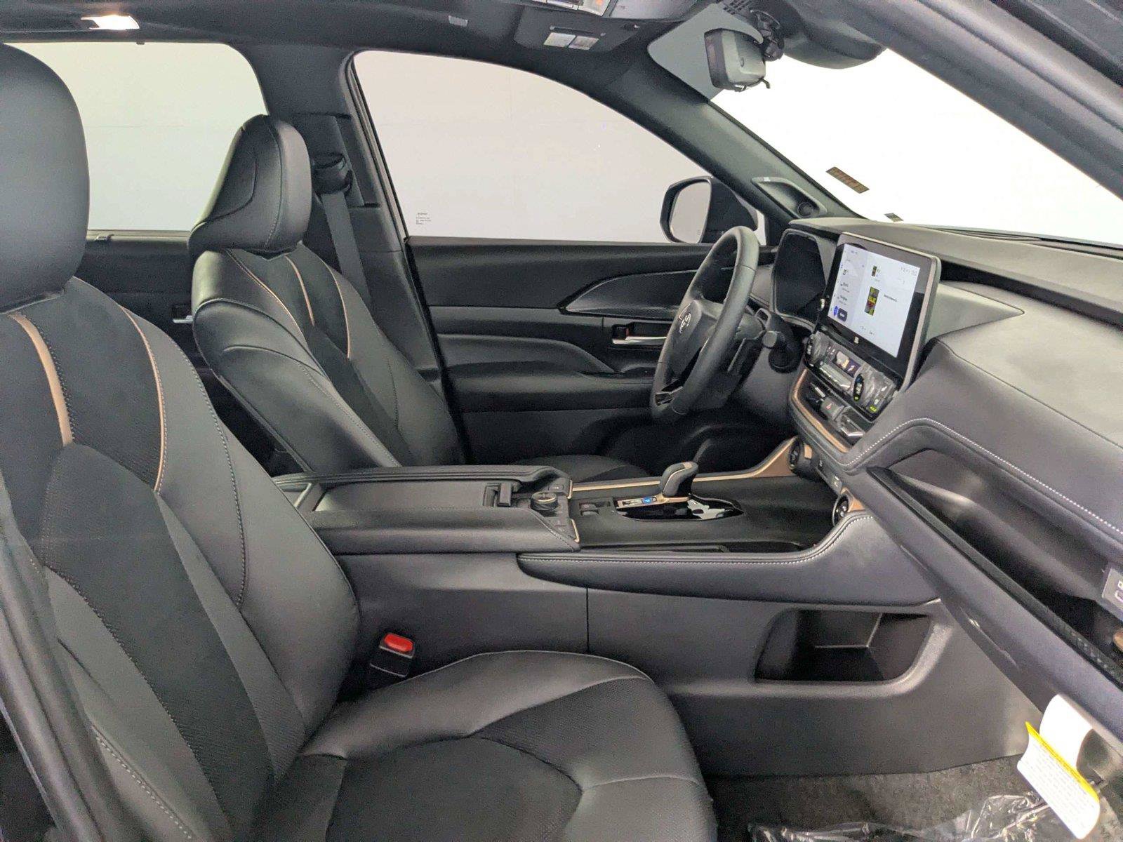 Certified 2026 Toyota Grand Highlander AWD Hybrid image 32