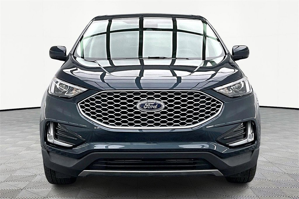 Used 2024 Ford Edge SEL w/ Convenience Package image 3
