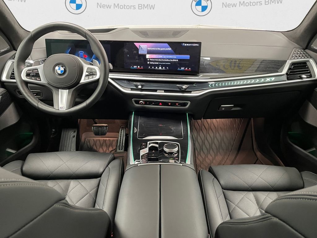 Certified 2025 BMW X7 xDrive40i w/ M Sport Package AWD/4WD image 8