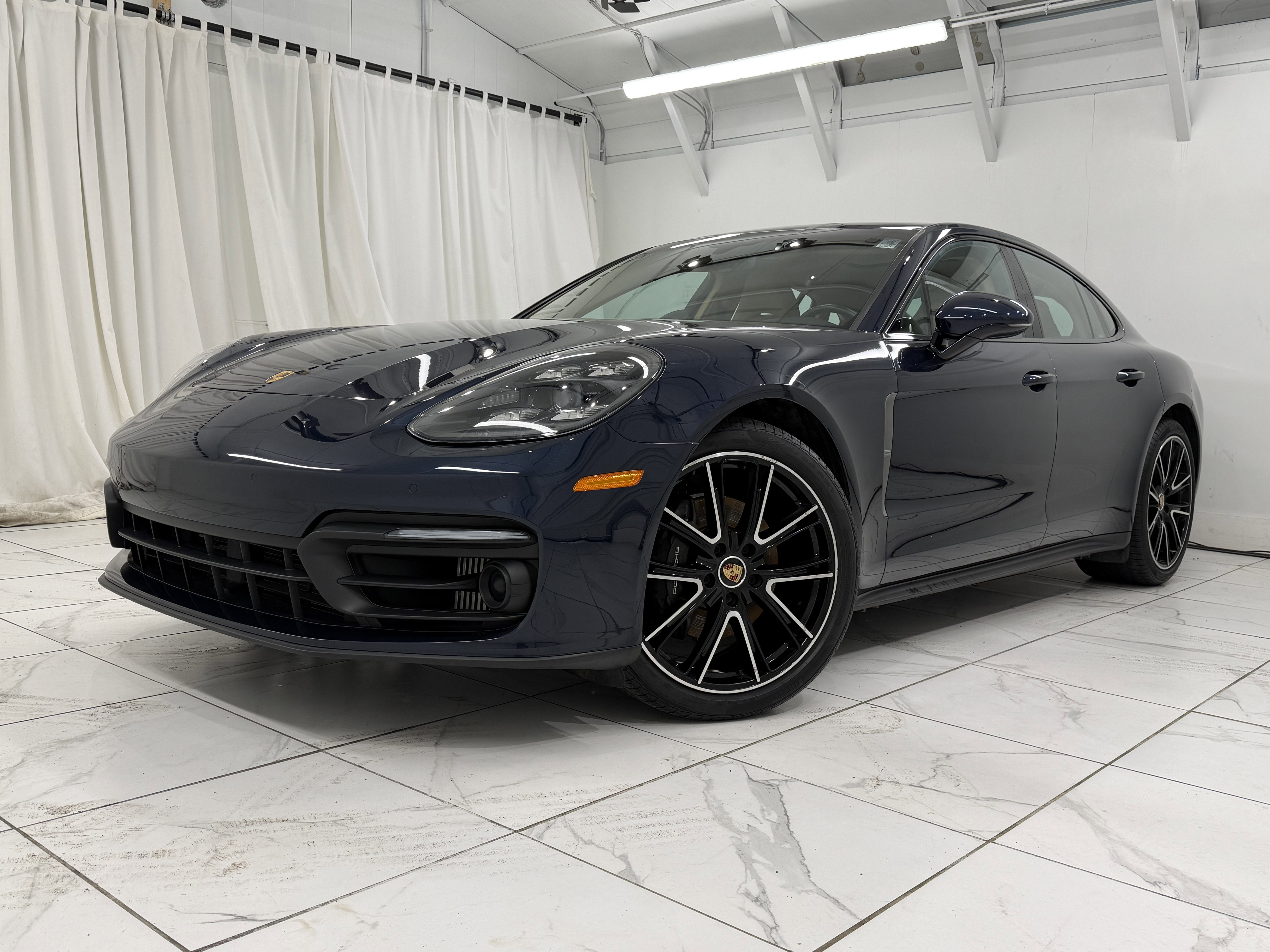 Certified 2023 Porsche Panamera 4 Platinum Edition image 7