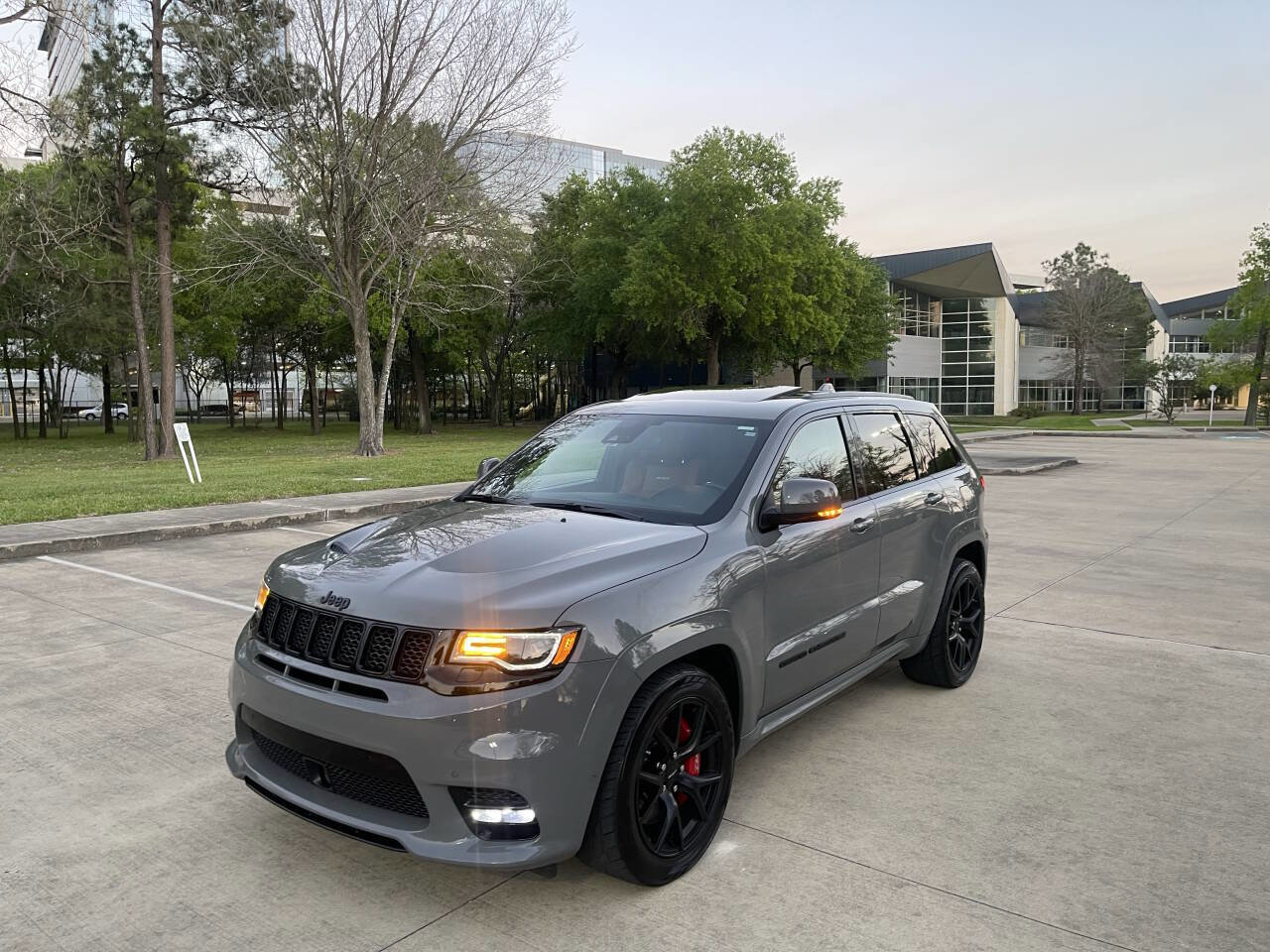 Used 2021 Jeep Grand Cherokee SRT w/ Trailer Tow Group IV AWD/4WD image 1