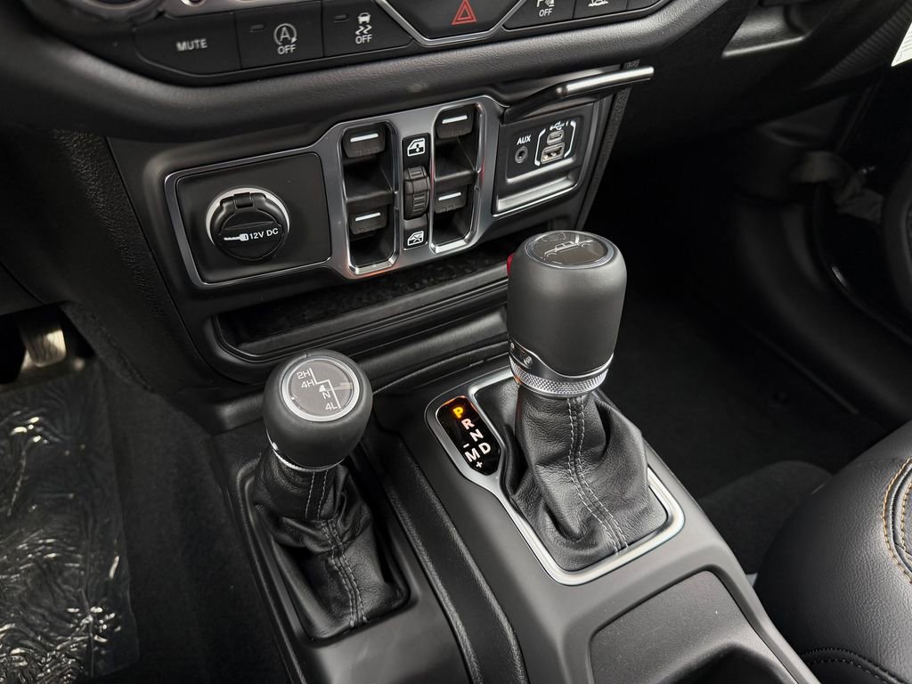 New 2026 Jeep Gladiator Sahara image 24