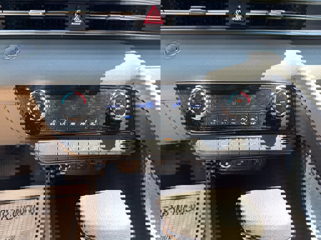 Used 2023 Hyundai Elantra SEL image 24