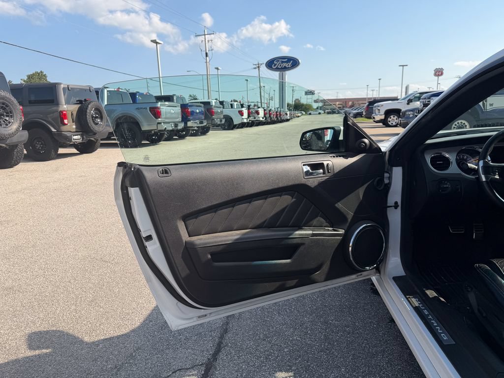 Used 2013 Ford Mustang Premium w/ V6 Performance Pkg RWD image 13