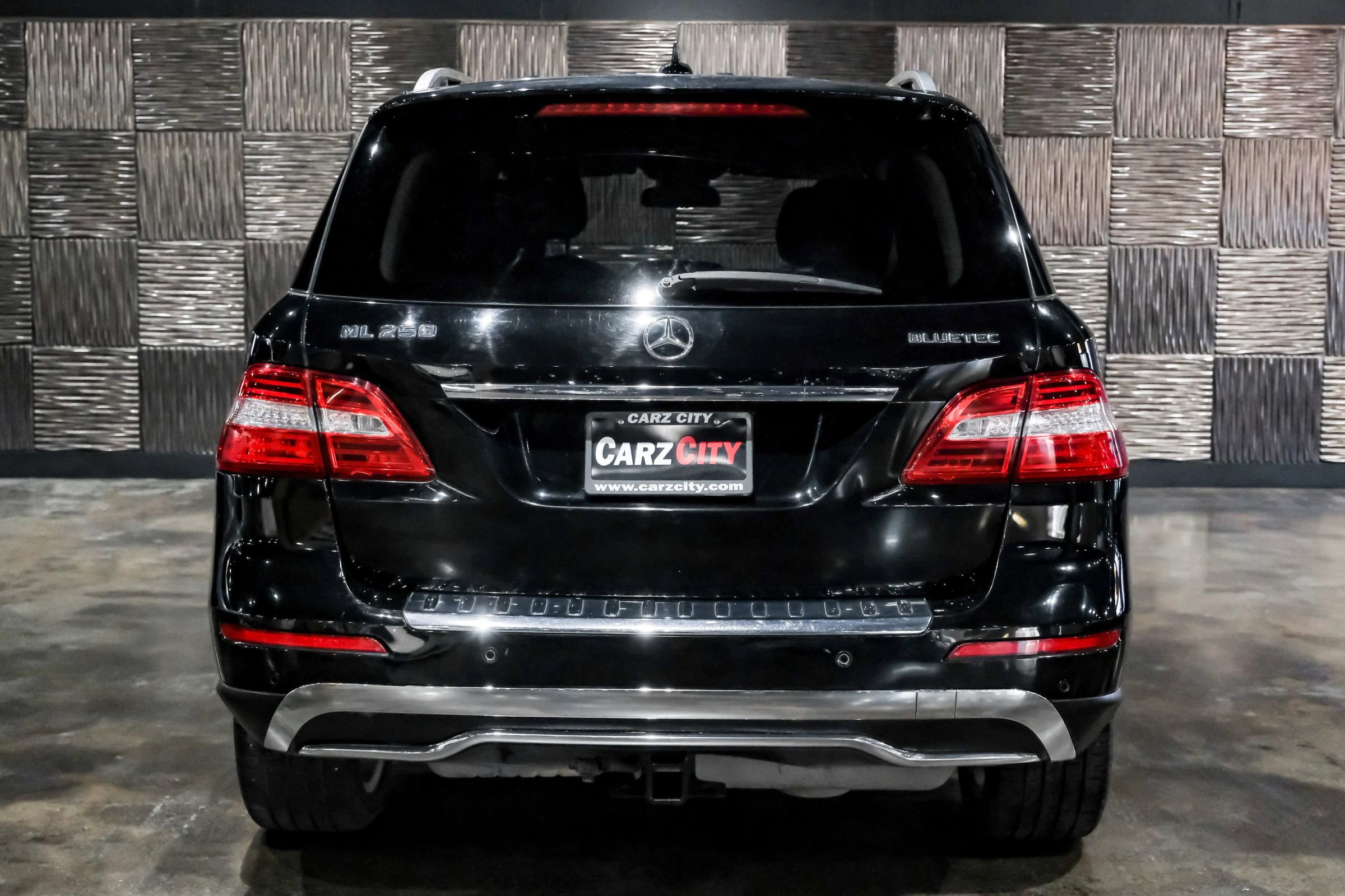 Used 2015 Mercedes-Benz ML 250 BlueTEC 4MATIC image 9