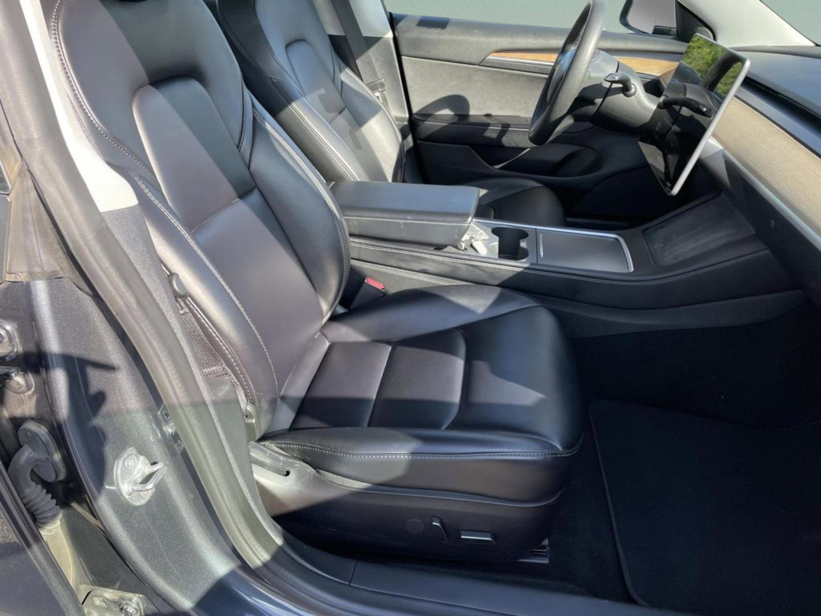Used 2022 Tesla Model 3 Performance image 19