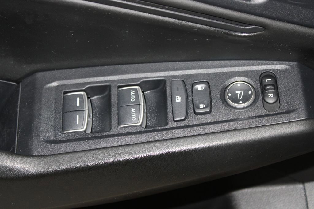 Used 2023 Honda Accord EX image 9