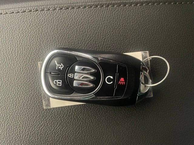 Used 2025 Buick Envista Avenir FWD image 30