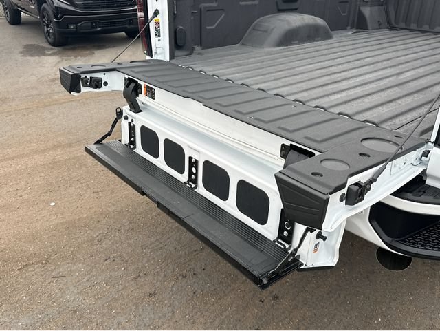 Used 2026 GMC Sierra 2500 AT4 AWD/4WD image 32