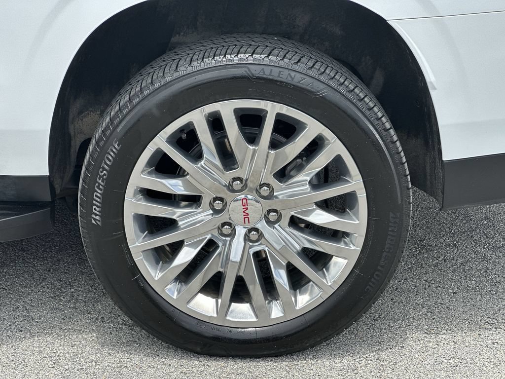 Certified 2025 GMC Yukon XL Denali AWD/4WD image 32