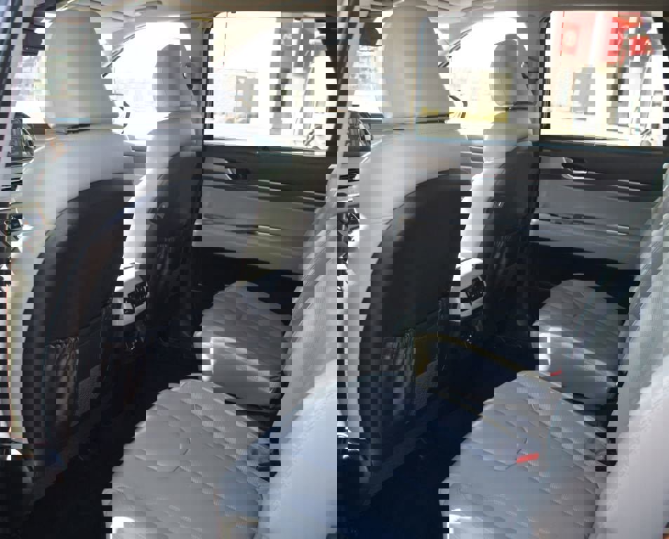 Used 2020 Hyundai Palisade SEL w/ Premium Package image 11