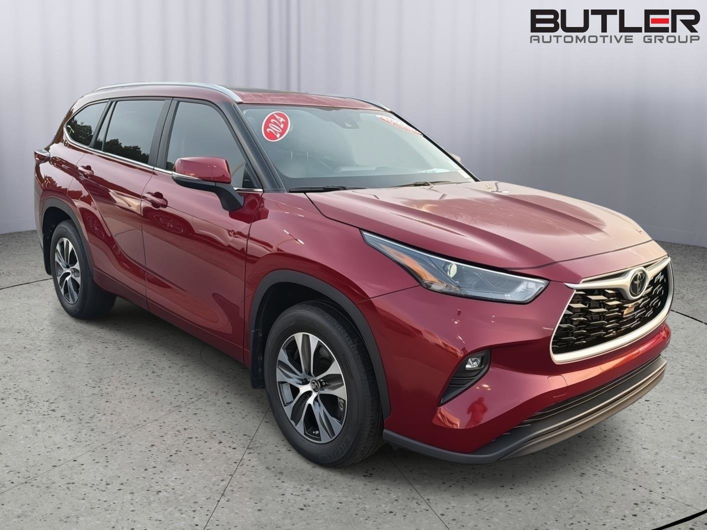 Certified 2024 Toyota Highlander XLE AWD/4WD image 8