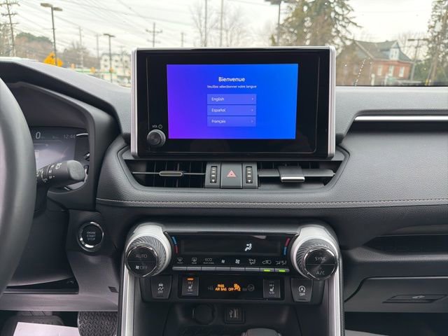 Used 2023 Toyota RAV4 XLE Premium image 18