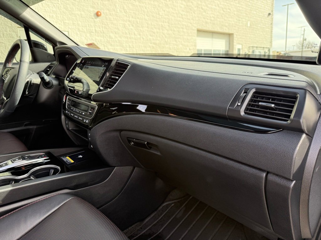 Used 2025 Honda Passport Black Edition image 54