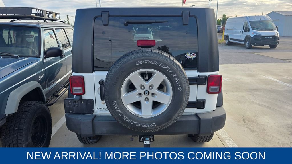 Used 2010 Jeep Wrangler Unlimited Sport image 3
