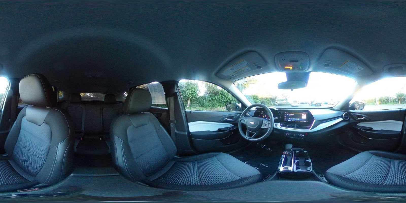 Used 2025 Chevrolet Trax LT image 40