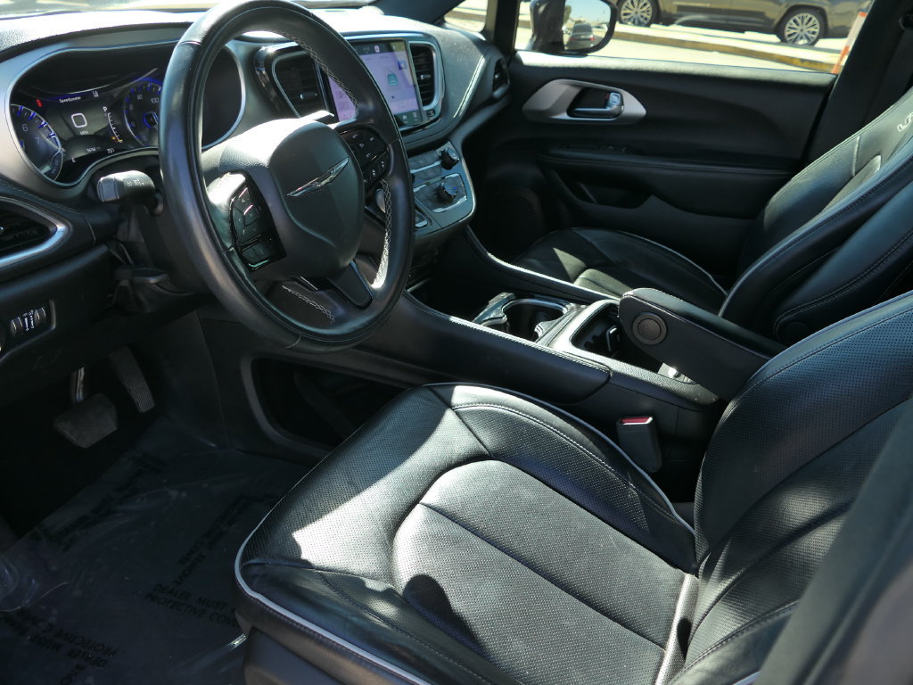Certified 2022 Chrysler Pacifica Limited w/ Uconnect Theater Family Group AWD/4WD image 11