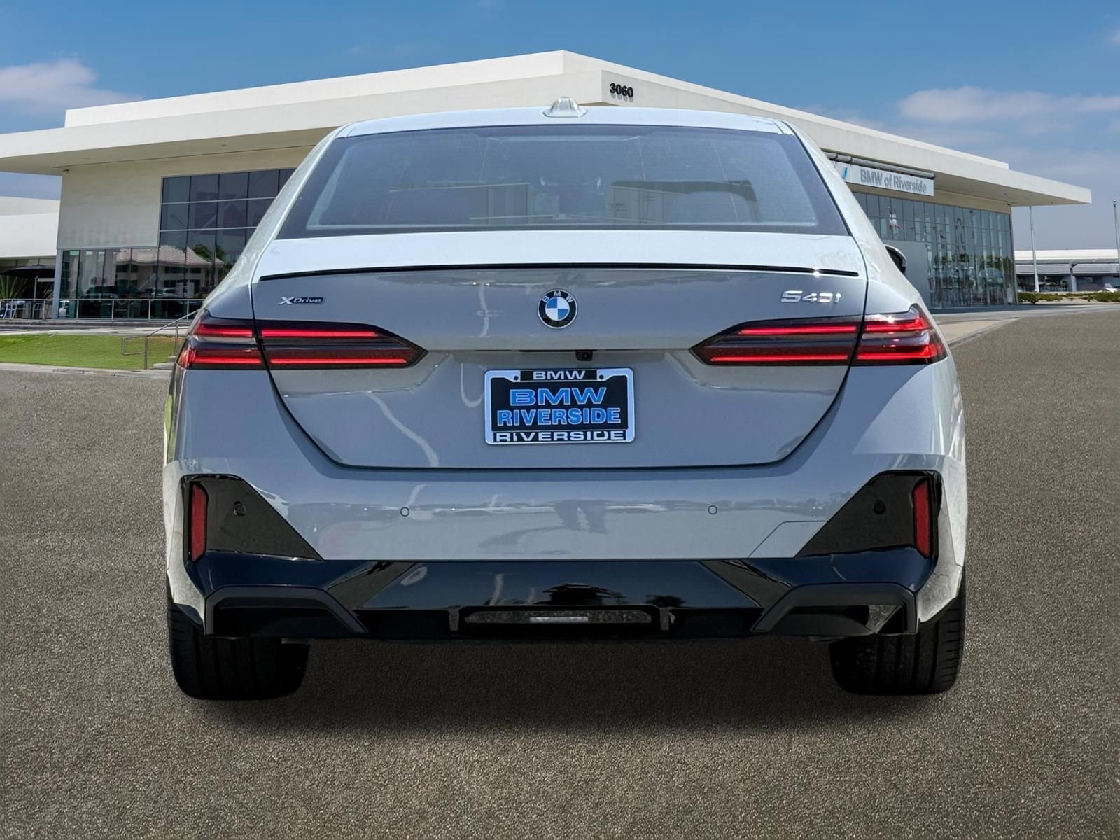 New 2026 BMW 540i xDrive w/ M Sport Package AWD/4WD image 9