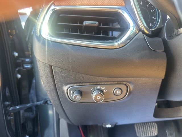 Used 2019 Chevrolet Equinox Premier image 18