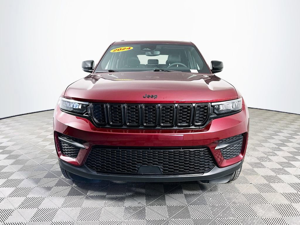 Certified 2024 Jeep Grand Cherokee Altitude image 4