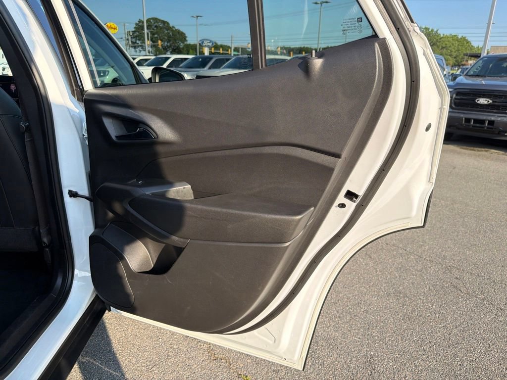 Used 2025 Chevrolet Trax LT FWD image 20