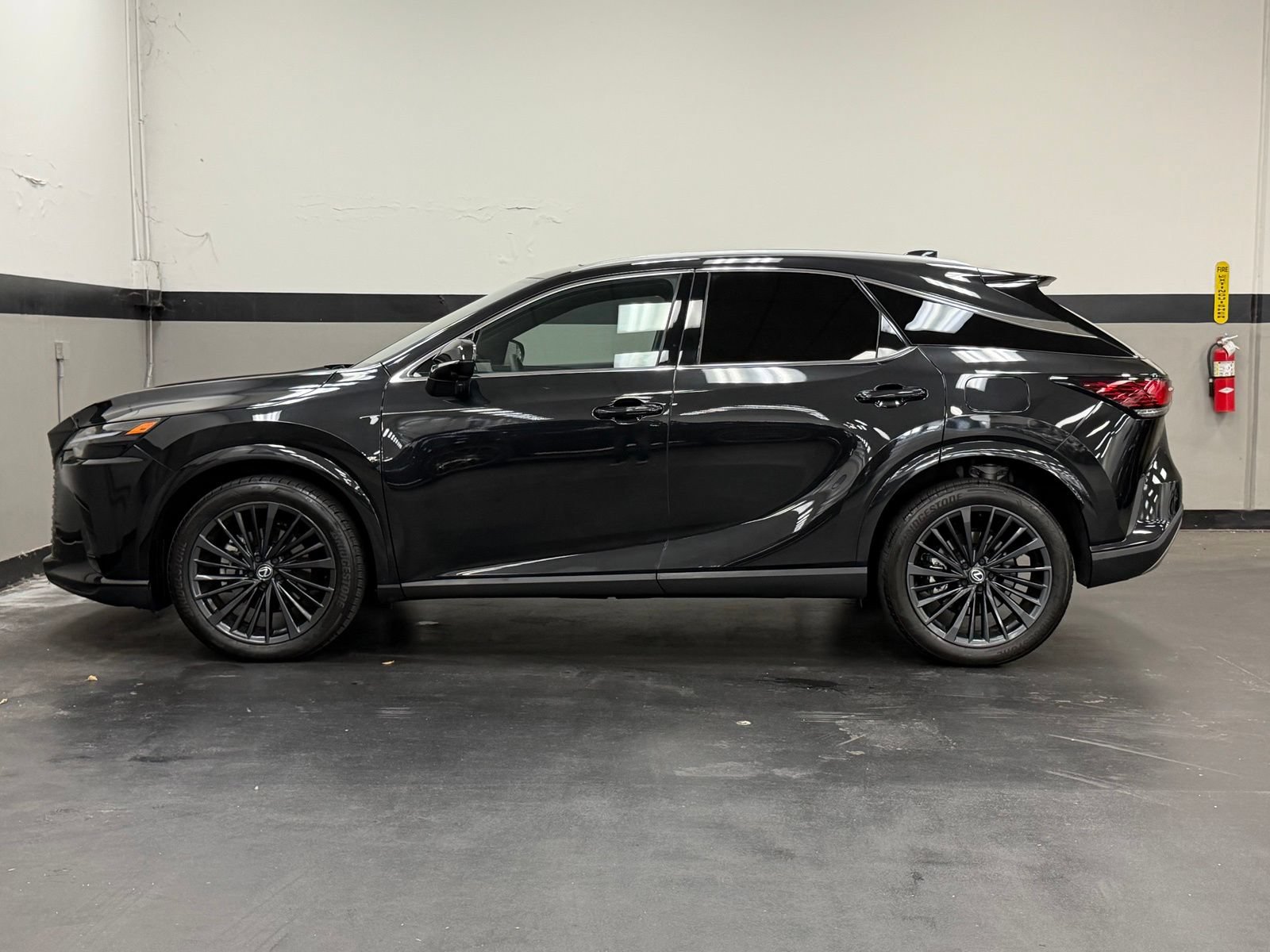 Used 2024 Lexus RX 350 Premium w/ Convenience Package FWD image 8