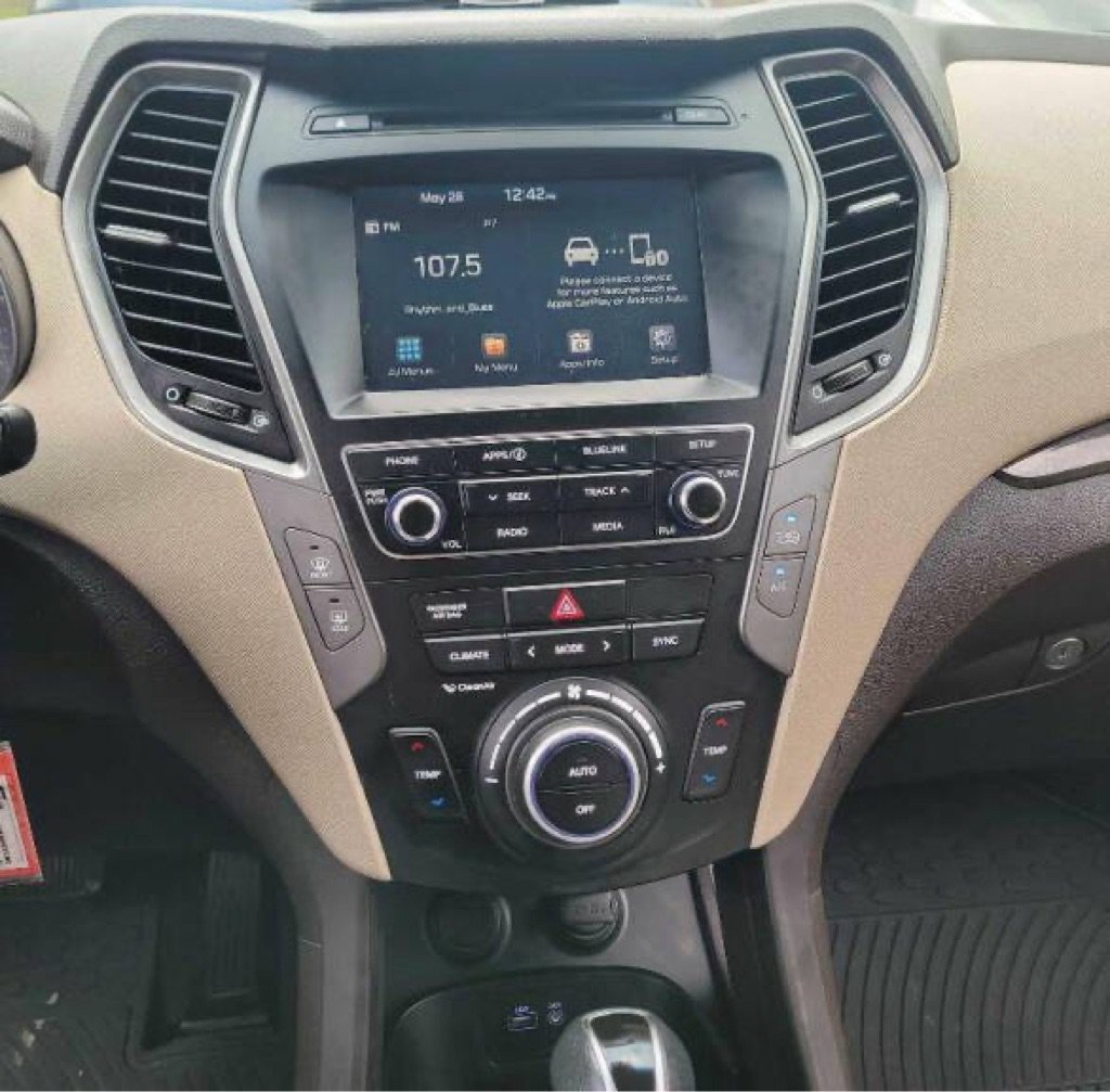 Used 2017 Hyundai Santa Fe Sport FWD image 13