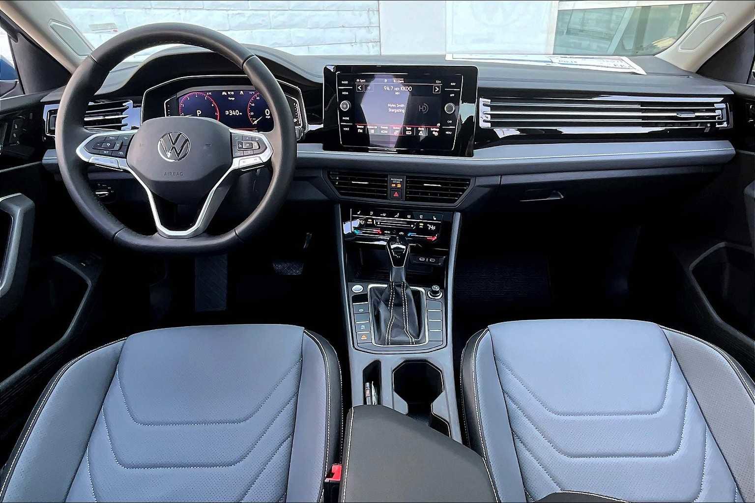 New 2025 Volkswagen Jetta SEL image 7