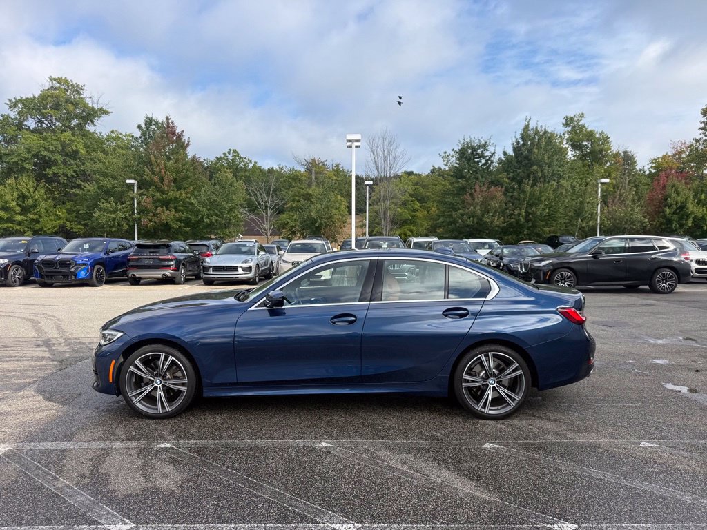 Used 2022 BMW 330i xDrive Sedan AWD/4WD image 2