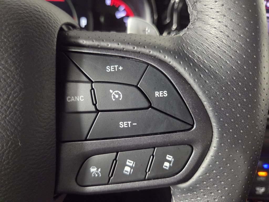 Used 2025 Dodge Durango GT AWD/4WD image 16