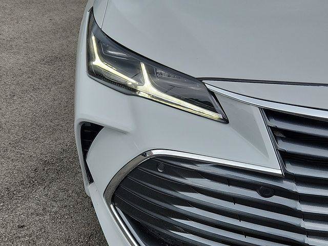 Certified 2022 Toyota Avalon Limited w/ Advanced Safety Package FWD image 9
