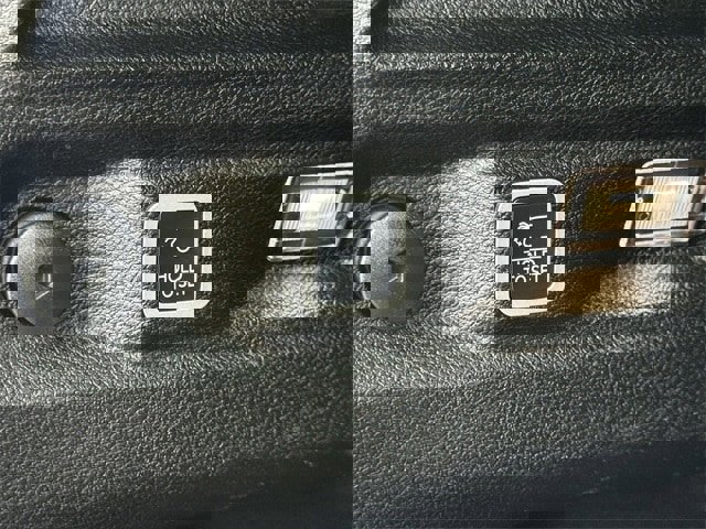 Used 2024 Jeep Grand Cherokee L Altitude image 32