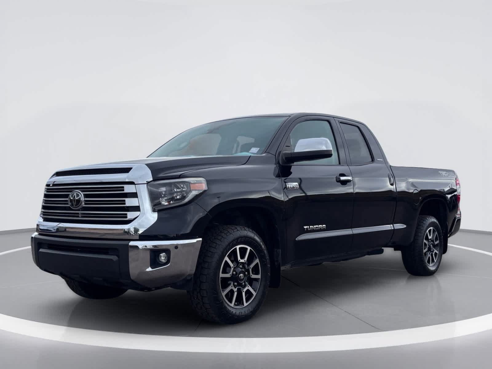 Used 2021 Toyota Tundra Limited w/ Limited Premium Package AWD/4WD image 2