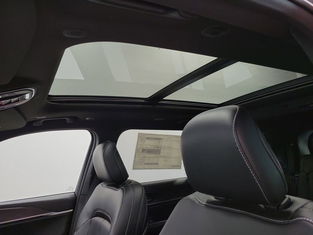 New 2025 Jeep Grand Cherokee L Limited w/ Black Appearance Package image 15