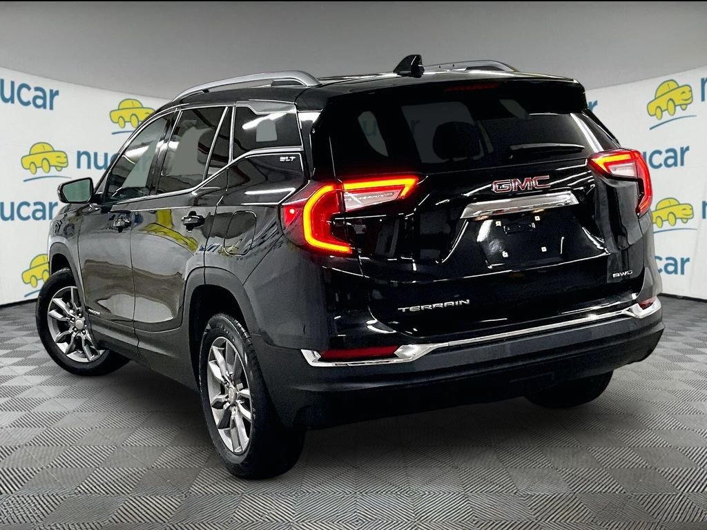 Used 2024 GMC Terrain SLT AWD/4WD image 4