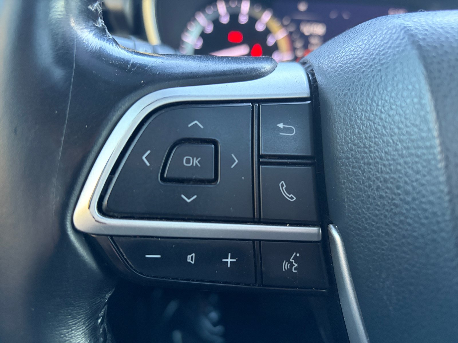 Used 2022 Toyota Highlander XLE AWD/4WD image 20