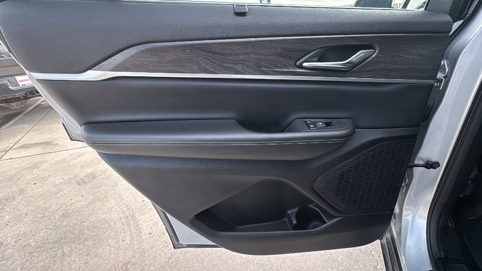 Certified 2024 Jeep Grand Cherokee L Limited w/ Luxury Tech Group II image 25