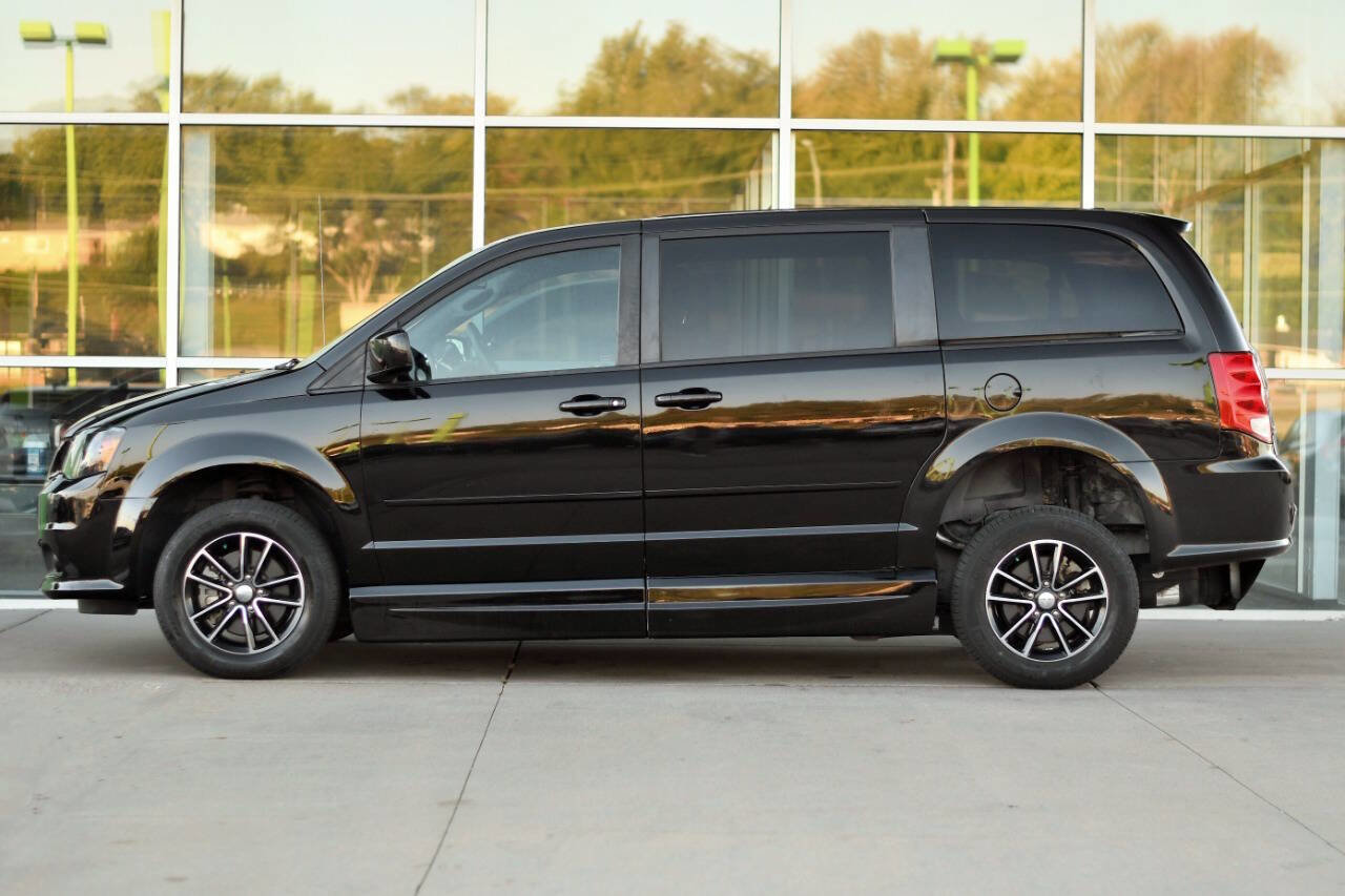 Used 2019 Dodge Grand Caravan SE image 6