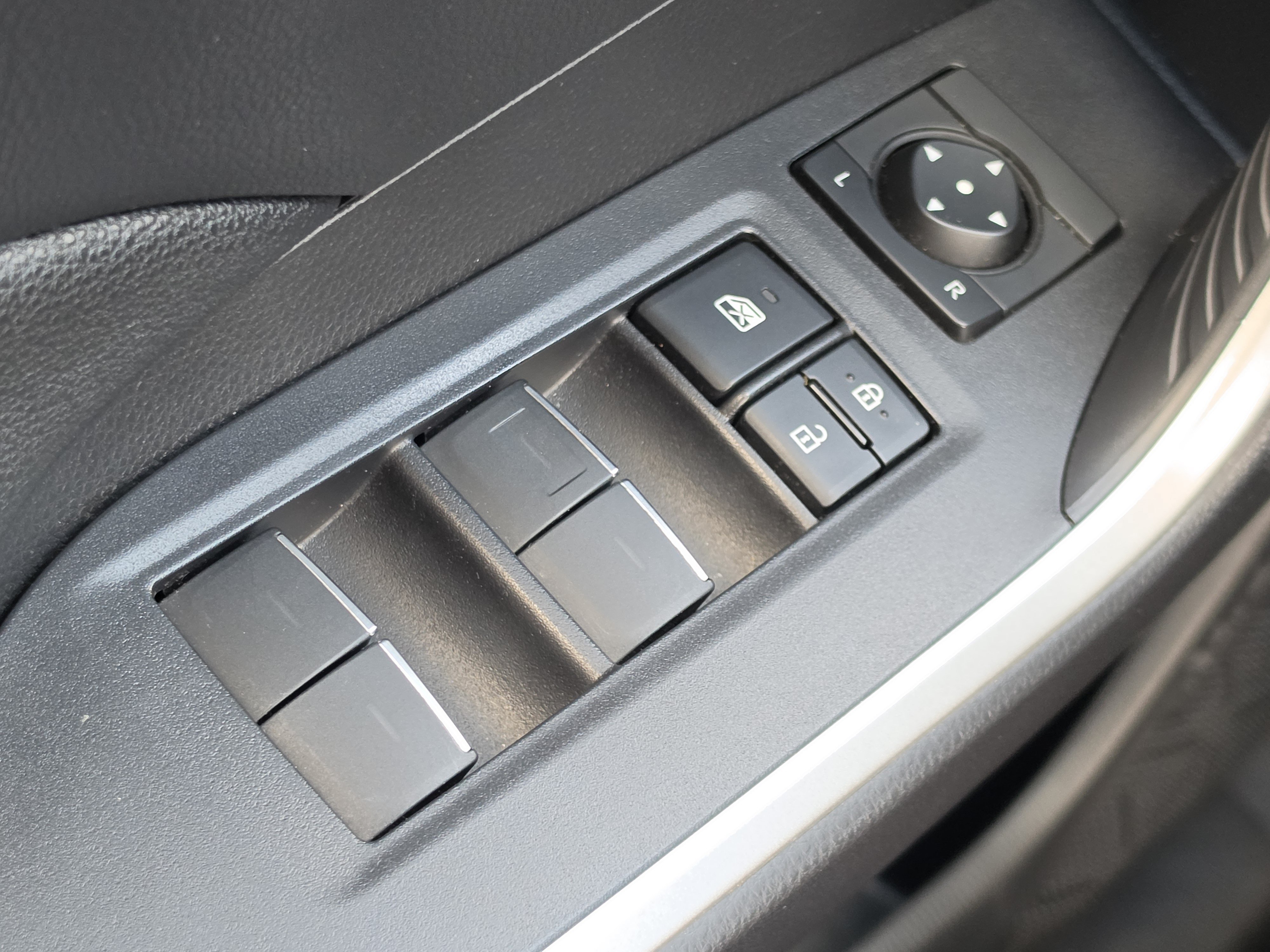 Certified 2025 Toyota RAV4 XLE w/ Convenience Package AWD/4WD image 14