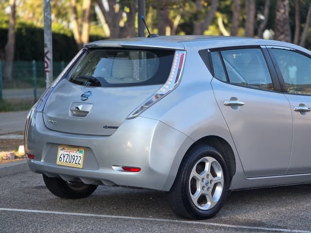 Used 2012 Nissan Leaf SL FWD image 8
