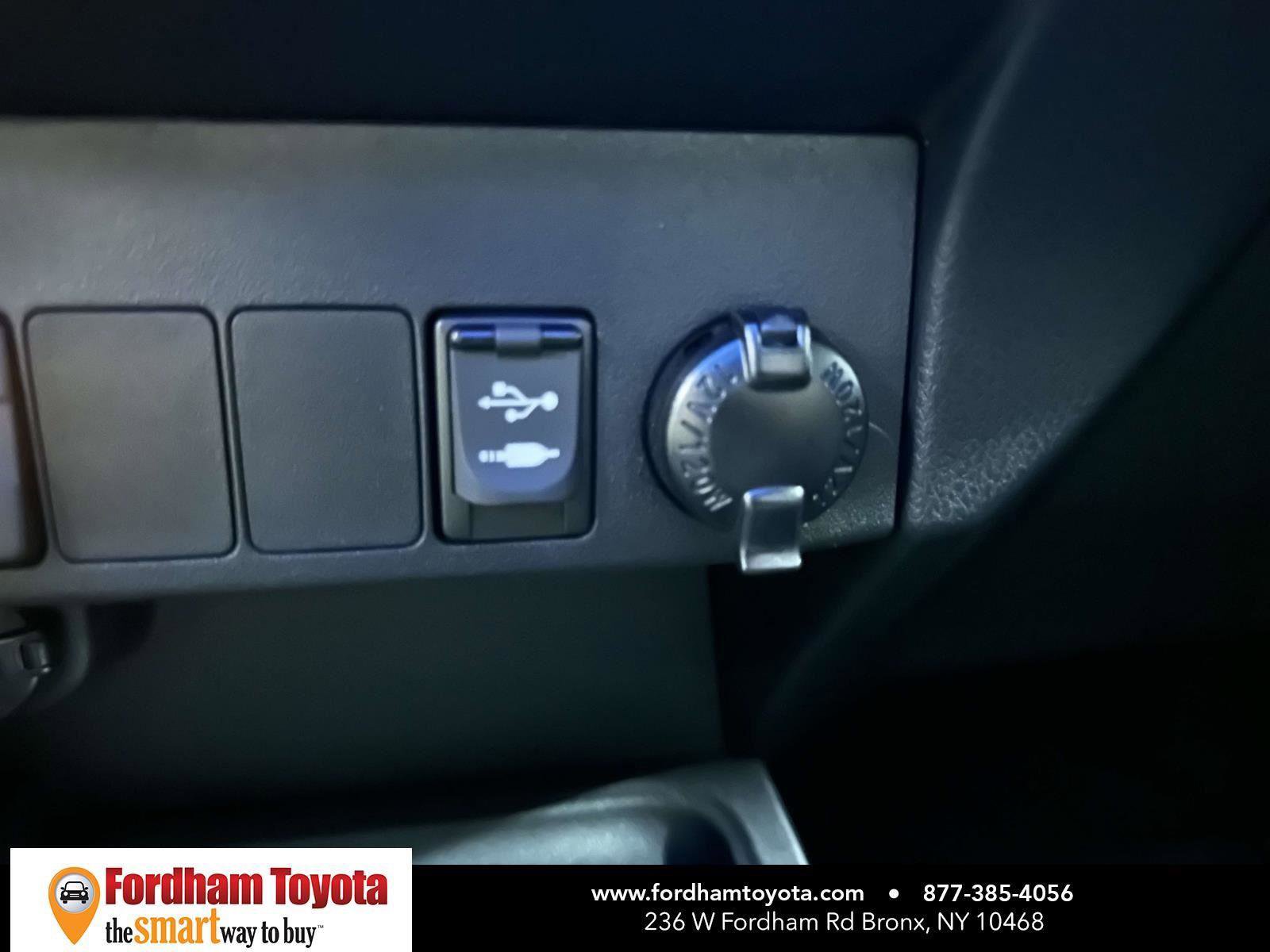 Used 2018 Toyota RAV4 SE w/ Power Extra Value Package image 18